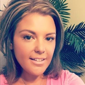 Meet your Posher, Suzanne